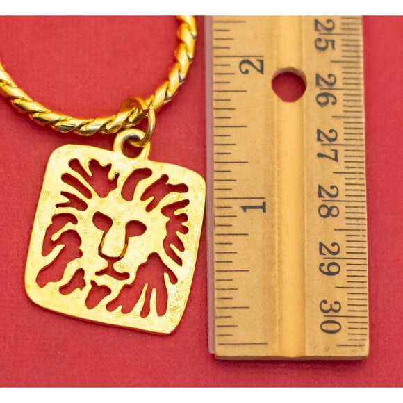 24 inch, Vintage Lion Emblem Square Pendant Gold Tone Necklace - F32 - Picture 3 of 3